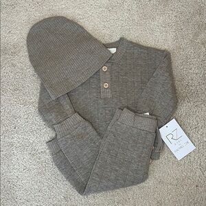 Taupe Ribbed Infant Ensemble